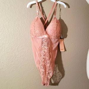 NWT Lace bodysuit coral Size S/M